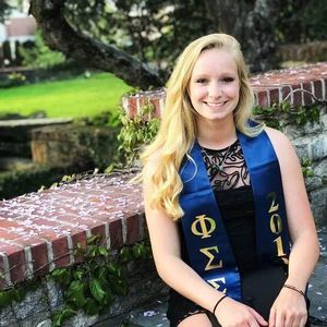 Meet your Posher, Thea